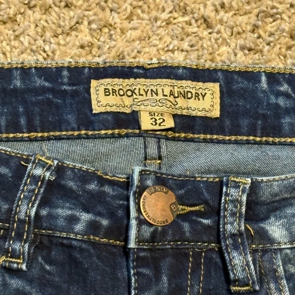 Brooklyn Laundry Blue Denim Shorts men’s sz 32 distressed long